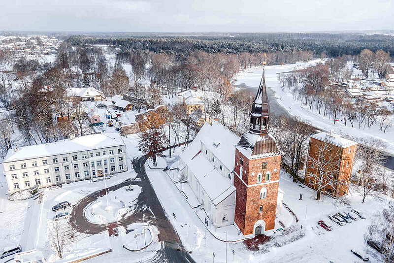 “Mācītspēks” reģionos. Ko par skolotāja profesiju domā Valmierā?