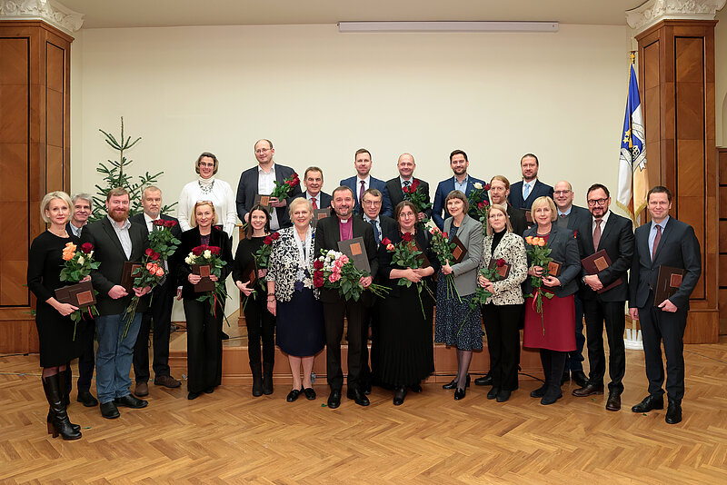 Pasniegti diplomi jaunajiem LZA locekļiem