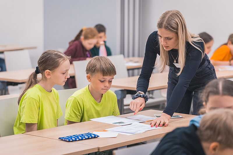 76% LU fonda “MikroTik” stipendiāti paralēli studijām Latvijas Universitātē strādā skolās