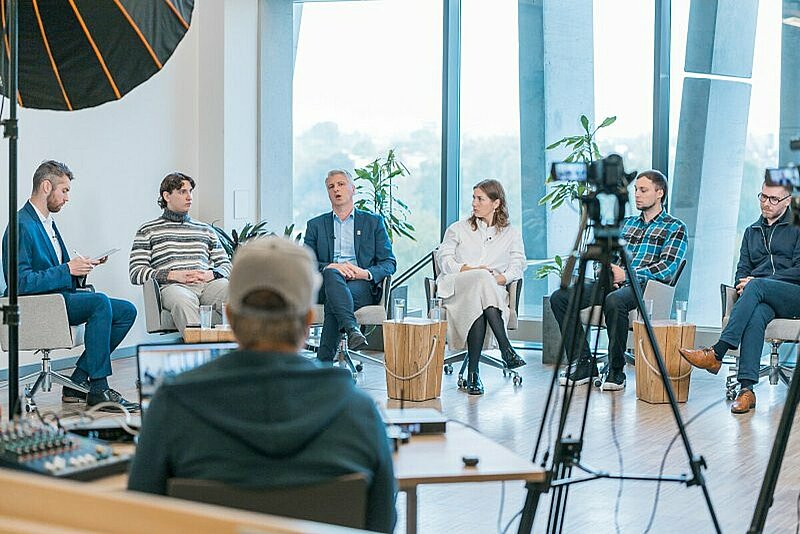 Ideju forumā spriež par zaļās universitātes uzdevumiem un par mācīšanos digitalizētā laikmetā